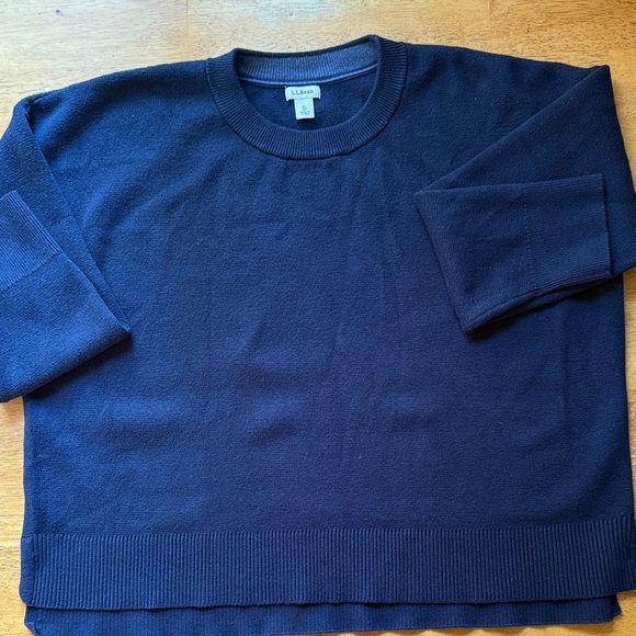 L.L. Bean woman Deep Blue Crewneck Sweater - Picture 1 of 6